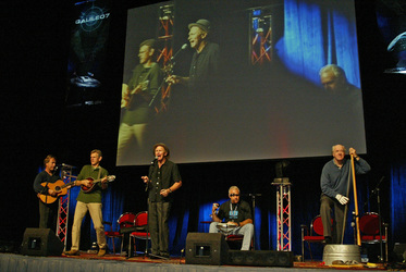 Casey Biggs, Steve Rankin, Vaughn Armstrong, William Jones, Richard Herd