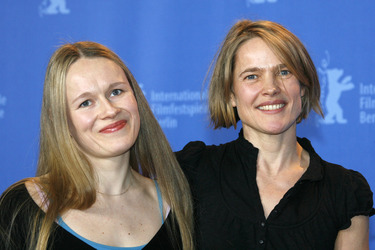 Anja Schneider, Karoline Eichhorn