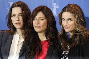 Rebecca Hall, Catherine Keener, Amanda Peet