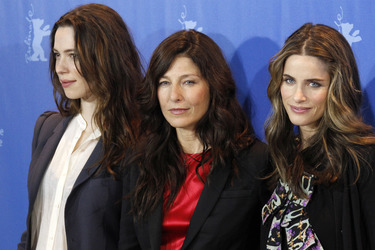 Rebecca Hall, Catherine Keener, Amanda Peet