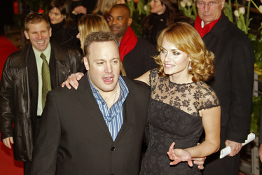 Kevin James, Amber Valletta