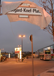 Straßenschild am Hildegard-Knef-Platz