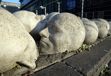 Kopfsteinpflaster von Timm Ulrichs