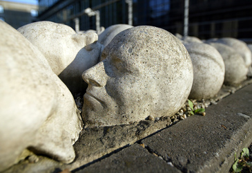 Kopfsteinpflaster von Timm Ulrichs