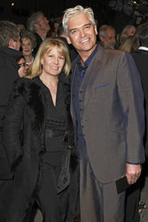 Phillip Schofield mit Begleitung