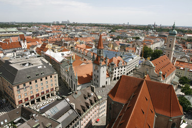 Altes Rathaus, Heilig-Geist-Kirche