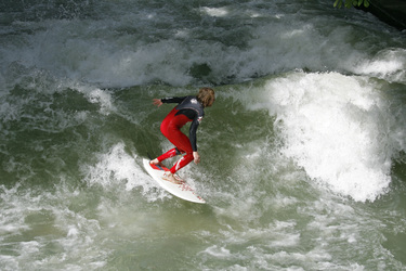 Surfen auf dem Eisbach