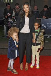 Thandie Newton mit Kindern