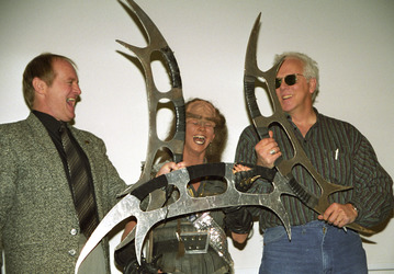 Robert O'Reilly und J.G. Hertzler mit Klingonin