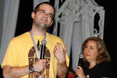 Thomas Robins, Lori Dungey