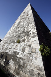 Piramide Cestia / Cestius-Pyramide