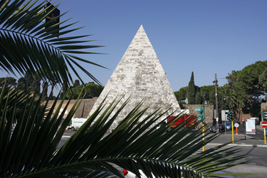 Piramide Cestia / Cestius-Pyramide