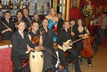 Barbara Schöneberger und das Berlin Pops Orchestra