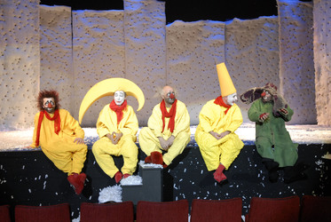 Wjatscheslaw Iwanowitsch 'Slava' Polunin mit seinem Team