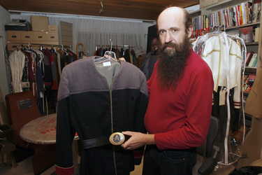 Martin Netter mit Admiralsuniform aus 'Star Trek'
