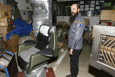 Martin Netter mit Captain's Chair aus 'Star Trek'