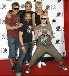 Sami Osala, Janne Kärkkäinen, Samu Haber, Raul Ruutu, Jukka Backlund (Sunrise Avenue)