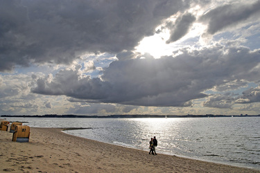 Spaziergänger am Strand