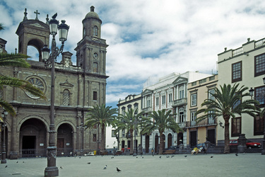 Santa Ana und der Plaza de las Canares