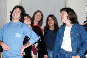 Bon Scott, Angus Young, Phil Rudd, Malcolm Young, Mark Evans