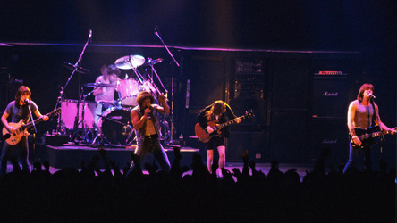 Malcolm Young, Simon Wright, Brian Johnson, Angus Young, Cliff Williams