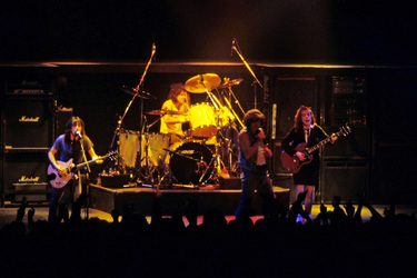 Malcolm Young, Simon Wright, Brian Johnson, Angus Young