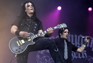 Anders Odden, Stephan Groth