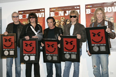 Hugh McDonald, Richie Sambora, Tico Torres, Jon Bon Jovi, David Bryan