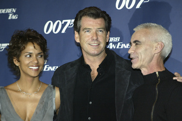 Halle Berry, Pierce Brosnan, Lee Tamahori