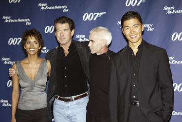 Halle Berry, Pierce Brosnan, Lee Tamahori, Rick Yune
