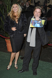 David Van Day (Dollar, Guys n' Dolls, Bucks Fizz) mit Begleitung