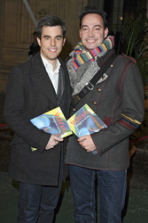 Craig Revel Horwood mit Begleitung