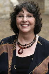 Donna Woolfolk Cross