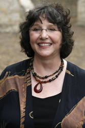 Donna Woolfolk Cross