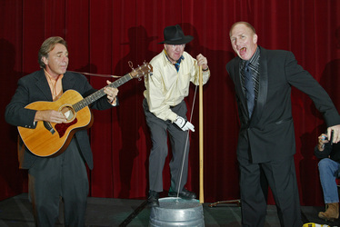 Casey Biggs, Richard Herd, Vaughn Armstrong