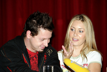 Robert Hall, Bobbi Sue Luther