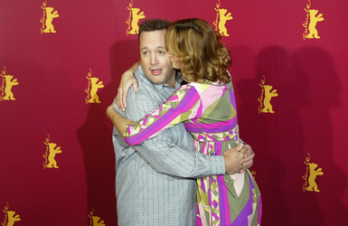 Kevin James, Amber Valletta