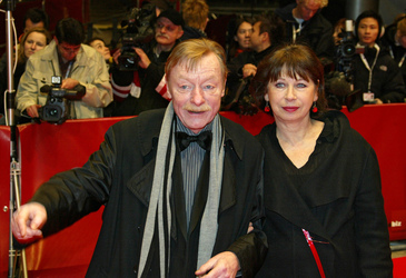 Otto Sander, Monika Hansen