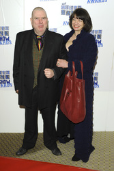 Timothy Spall mit Begleitung