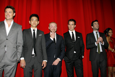 Karl Urban, John Cho, Simon Pegg, Chris Pine, Zachary Quinto, Zoe Saldana