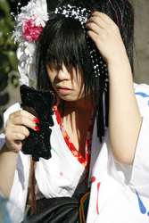 Cosplay Girls auf der Brücke am Bahnhof Harajuku