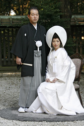 Shinto Hochzeitspaar am Meiji-Schrein