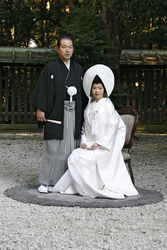 Shinto Hochzeitspaar am Meiji-Schrein