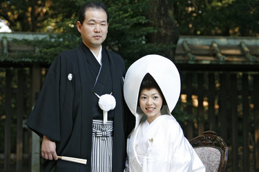 Shinto Hochzeitspaar am Meiji-Schrein