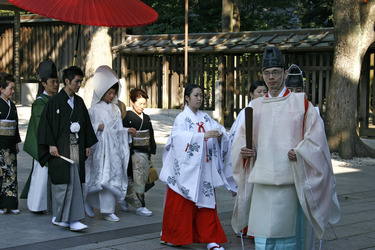 Shinto Hochzeitsgesellschaft am Meiji-Schrein