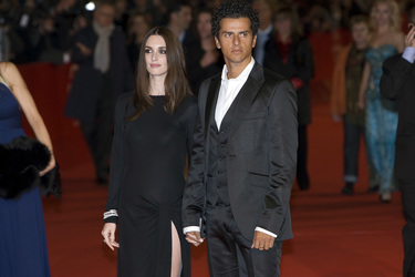 Paz Vega mit Begleitung