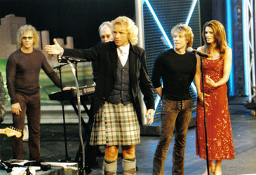 David Bryan, Hugh McDonald, Thomas Gottschalk, Richie Sambora, Jon Bon Jovi, Cindy Crawford