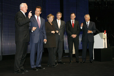 Craig Barrett, Arnold Schwarzenegger, Angela Merkel, Christian Wulff, Stephan Weil, August-Wilhelm Scheer