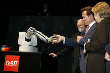 Craig Barrett, Arnold Schwarzenegger, Angela Merkel