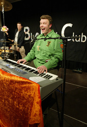 Nico Walser, Wolfgang Grieger